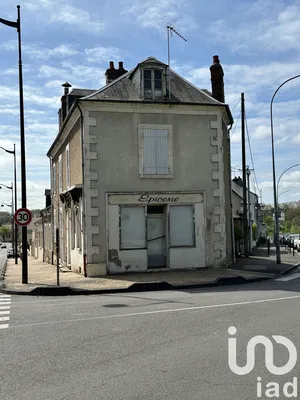 Building at Bourges (18000)