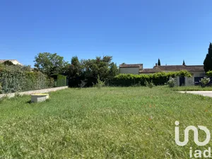 Terrain à bâtir à Eyguières (13430)