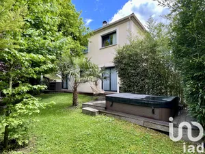 Maison à Le Plessis-Trévise (94420)