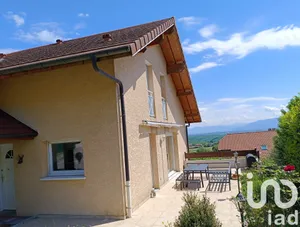 Traditional house at Collonges (01550)