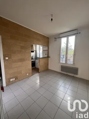 Apartment at Nanterre (92000)