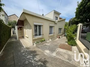 House at STAINS (93240)