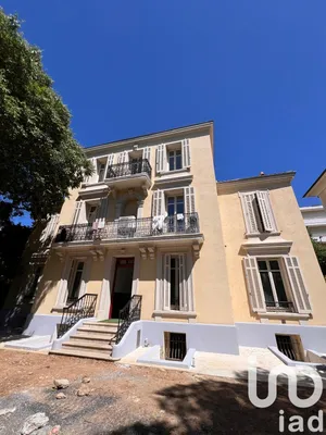 Building at Cannes (06400)