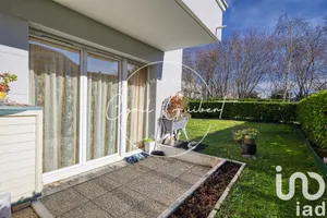 Apartment at Noisy-le-Grand (93160)