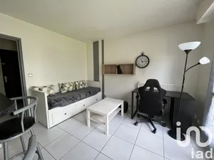 Studio à LES CLAYES-SOUS-BOIS (78340)