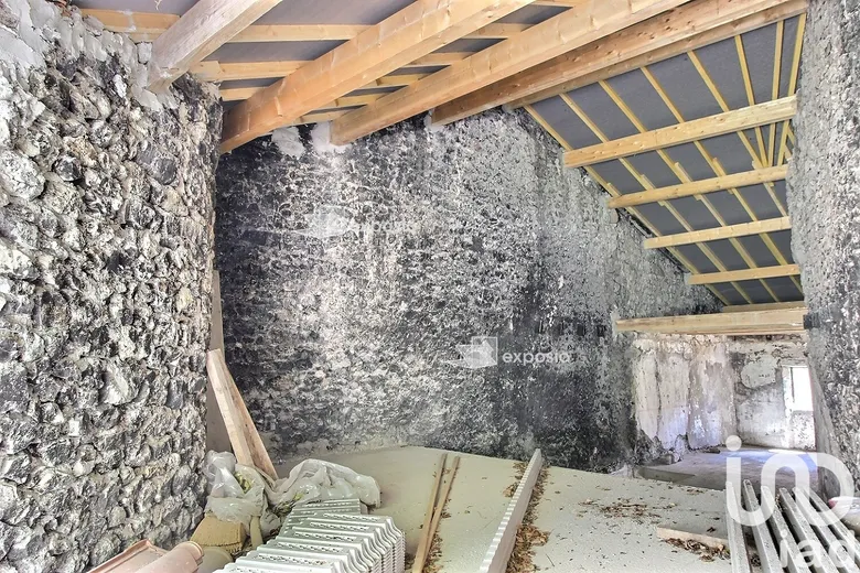 Maison 3 pièces 140 m² · à Séderon · 140 m² · 35 000 €