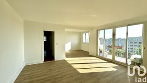 Apartment at Saint-Cloud (92210)
