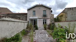 Maison de village à Fontaine-Chalendray (17510)