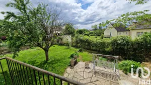 Traditional house in NOGENTEL (02400)