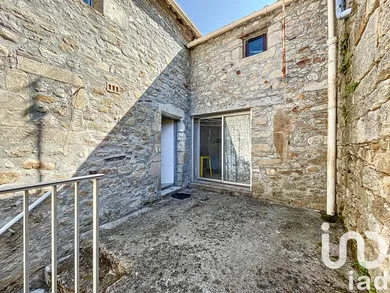Village house at Versols-et-Lapeyre (12400)