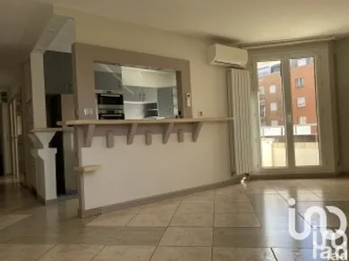 Apartment at Évry (91000)