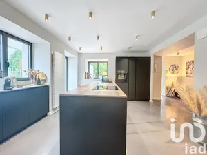 Maison d'architecte à Mont-Saint-Aignan (76130)
