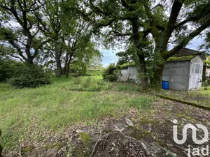 Terrain à bâtir à Vœuil-et-Giget (16400)