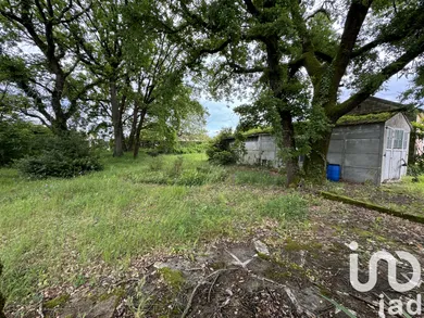 Terrain à bâtir à Vœuil-et-Giget (16400)