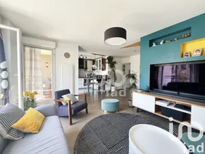 Apartment at Puteaux (92800)