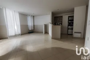 Appartement à LA GARDE-FREINET (83680)