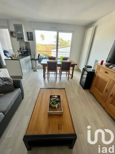 Apartment in Saint-Avé (56890)