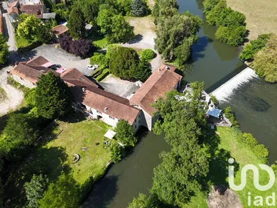 Domaine à Verteuil-sur-Charente (16510)