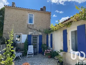 Maison à Sainte-Radégonde-des-Noyers (85450)