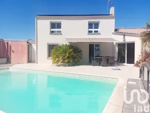 Maison traditionnelle à Brem-sur-Mer (85470)