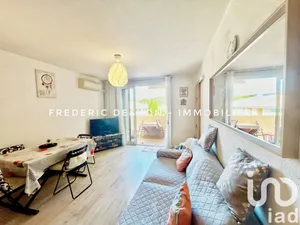 Apartment in Saint-Cyr-sur-Mer (83270)