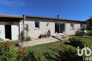 House at Montguyon (17270)