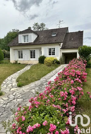 Maison traditionnelle à Saint-Arnoult-en-Yvelines (78730)