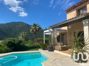 Maison traditionnelle à Mandelieu-la-Napoule (06210)