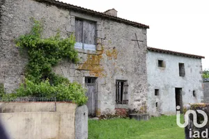 Park home at Neuvy-Bouin (79130)