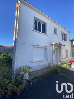 Maison traditionnelle à Vérines (17540)