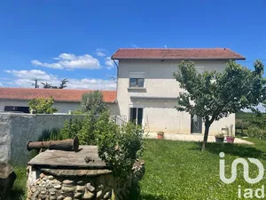 Maison de campagne à Pact (38270)