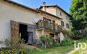 House at Vertolaye (63480)