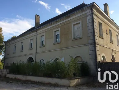 Building at Marolles-sous-Lignières (10130)