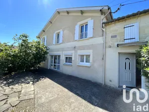 Traditional house at Saint-Loubès (33450)