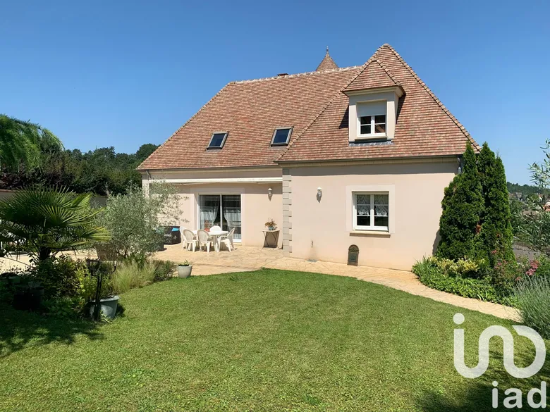 Maison 7 pièces 200 m² · à Pont-sur-Yonne · 200 m² · 385 000 €