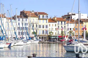 Apartment at La Seyne-sur-Mer (83500)