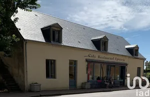 Building at Thaumiers (18210)
