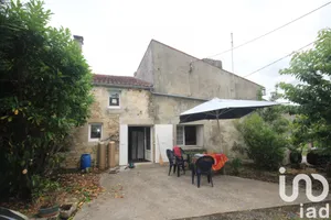 Village house at Plassay (17250)