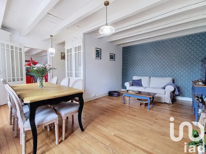 Maison 5 pièces 157 m² · à Saint-Même-les-Carrières · 157 m² · 249 000 €