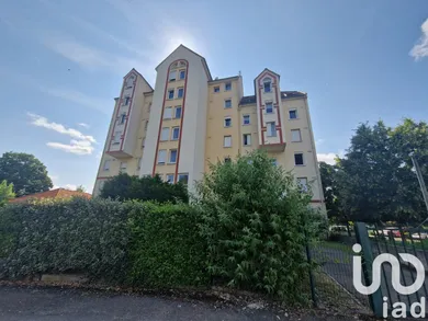Apartment at Troyes (10000)