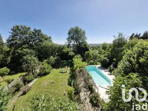 Demeure à Mandres-les-Roses (94520)