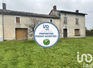 Longere at PLEUVILLE (16490)