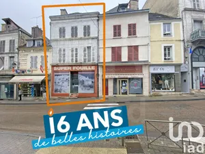 Building at Tonnerre (89700)