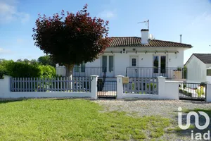 Maison de ville à Ruffec (16700)