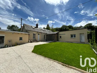 Traditional house at Mortefontaine-en-Thelle (60570)