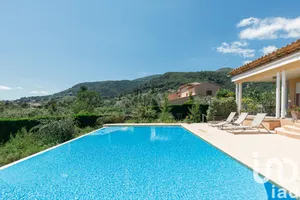 Architectural house at Tourrettes-sur-Loup (06140)