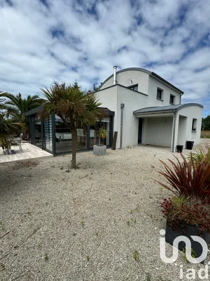 Traditional house at Gouville-sur-Mer (50560)