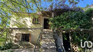 Traditional house at Saint-Marcel-de-Careiret (30330)