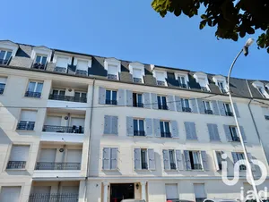 Apartment in Saint-Cyr-l'École (78210)