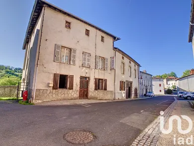Demeure à Saint-Amant-Roche-Savine (63890)
